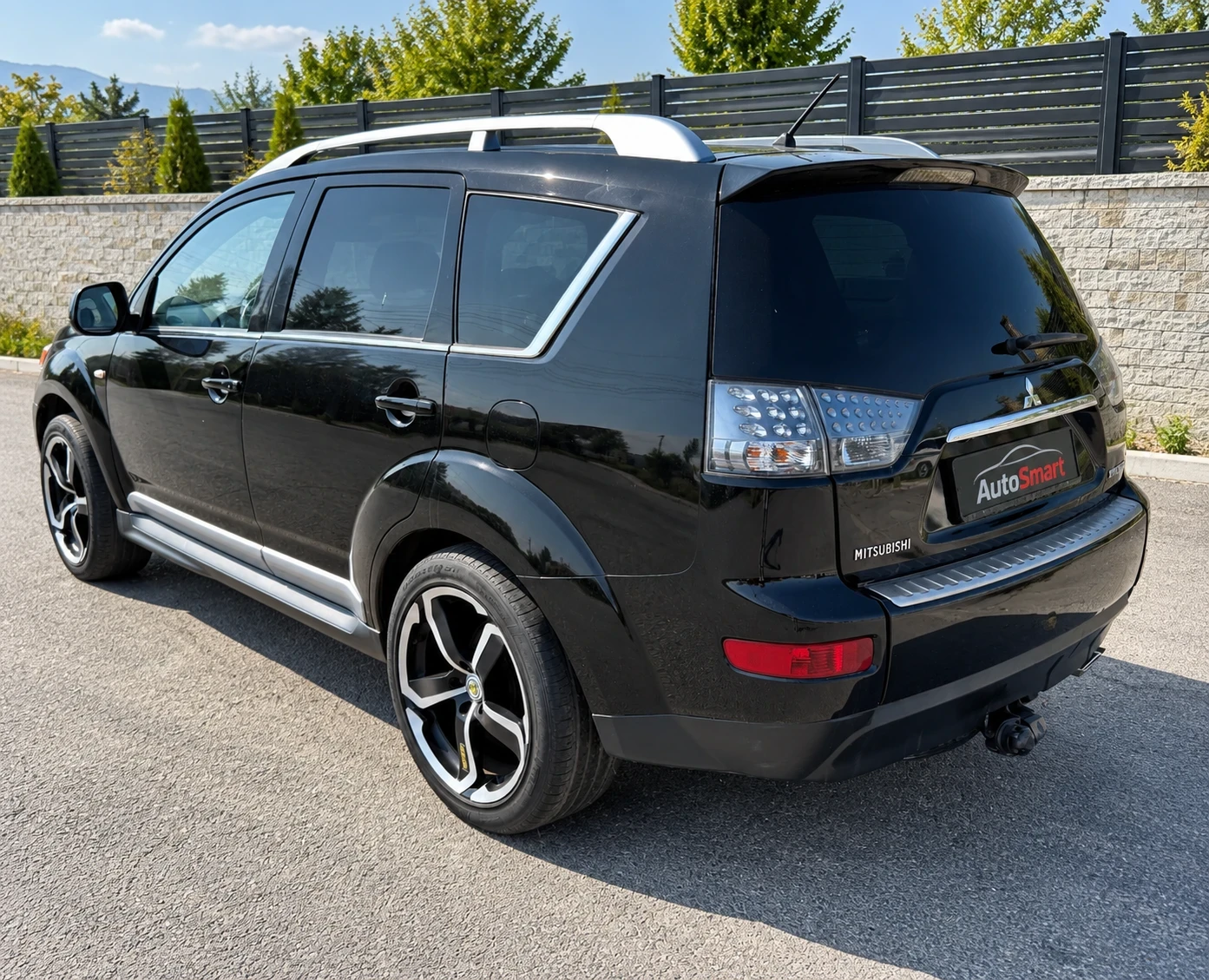 Mitsubishi Outlander 2.4i 4x4, снимка 5 - Автомобили и джипове - 55964837