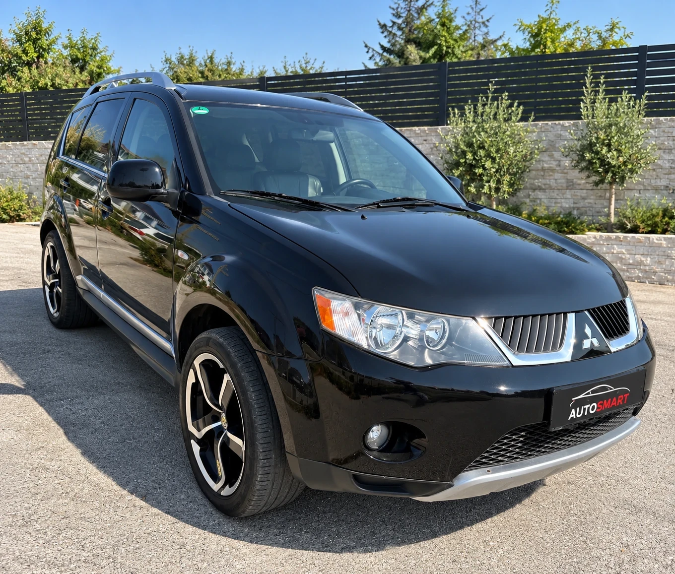 Mitsubishi Outlander 2.4i 4x4, снимка 2 - Автомобили и джипове - 55964837