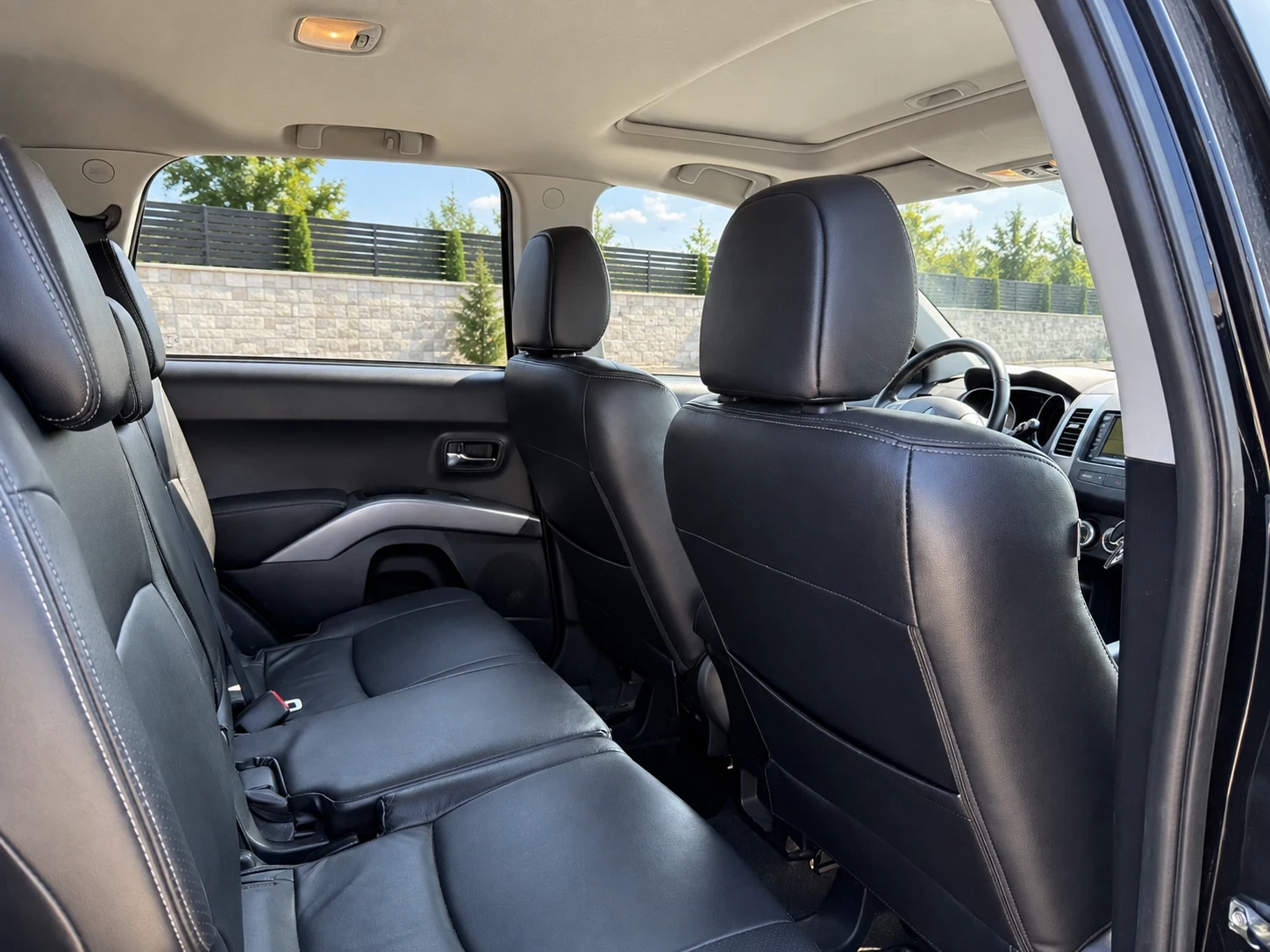 Mitsubishi Outlander 2.4i 4x4, снимка 8 - Автомобили и джипове - 55964837