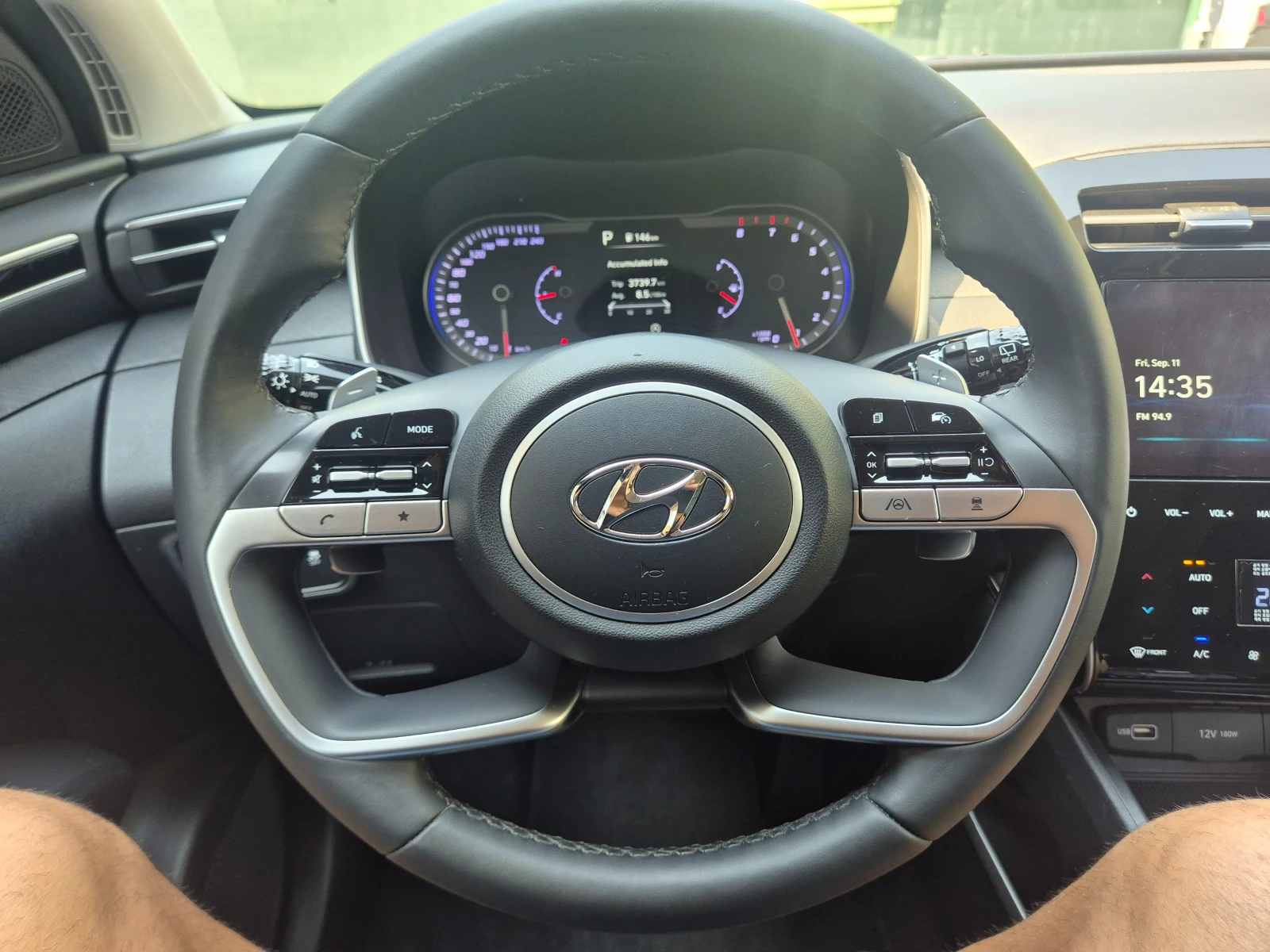 Hyundai Tucson ПАНОРАМА 1.6cm3 Турбо - Наличен в БГ, снимка 9 - Автомобили и джипове - 56021763
