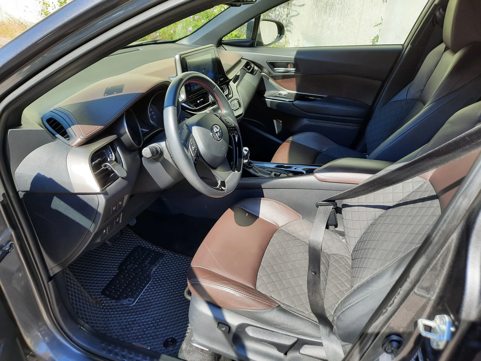 Toyota C-HR, снимка 14 - Автомобили и джипове - 56201373