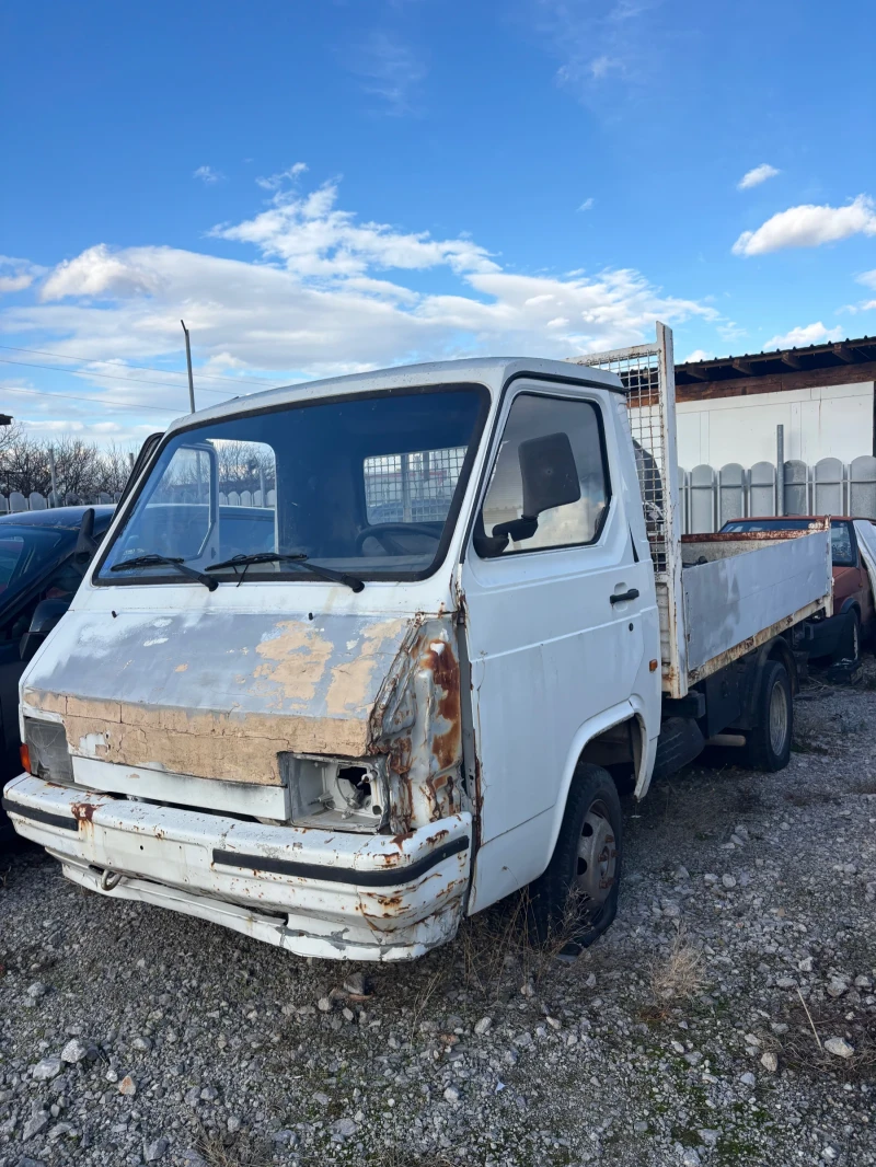 Nissan Trade 2.8, снимка 4 - Бусове и автобуси - 52515398
