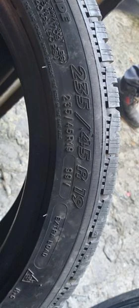 Гуми Зимни 235/45R19, снимка 8