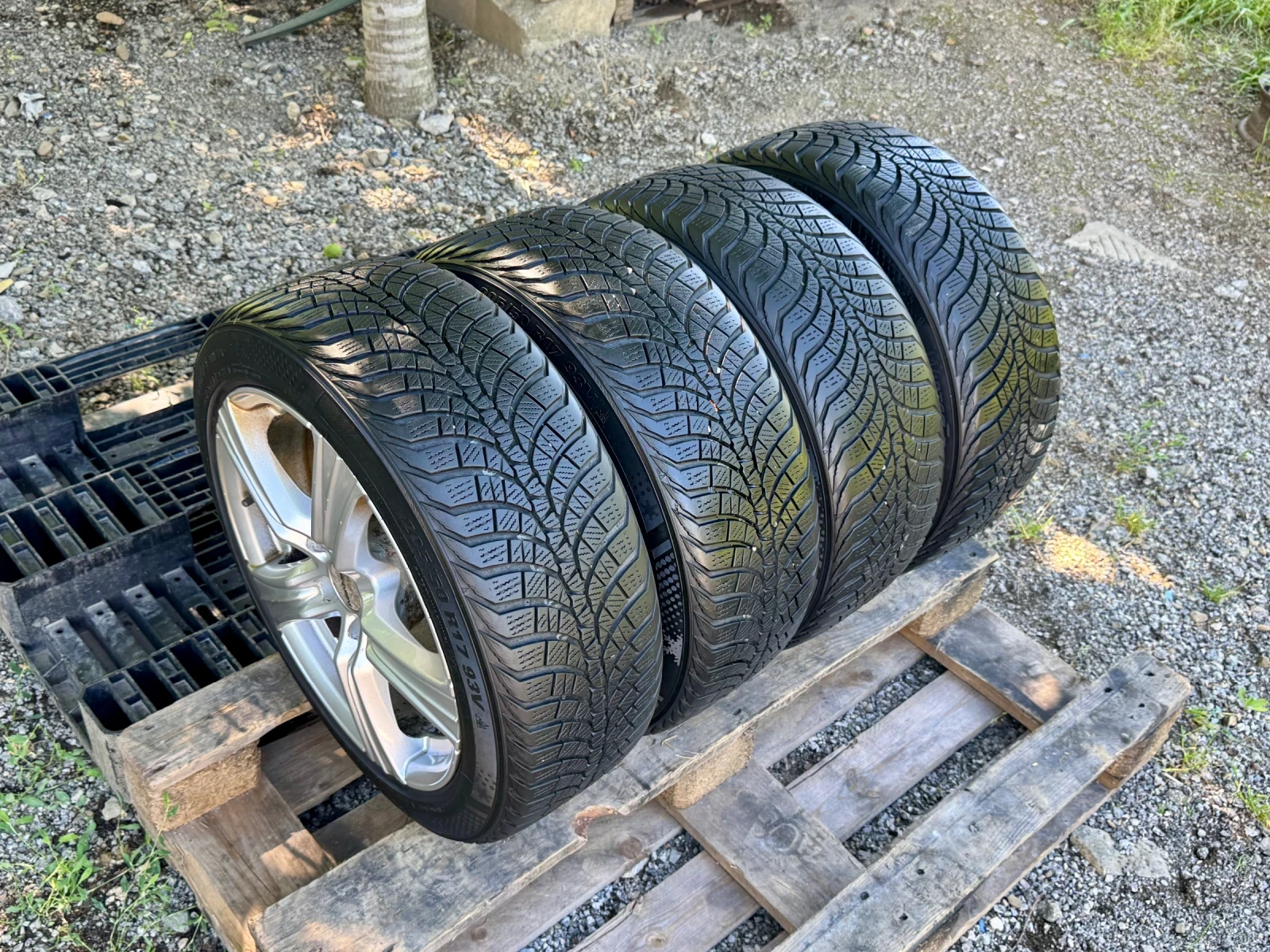 Гуми с джанти Kumho 205/50R17, снимка 9 - Гуми и джанти - 54942119