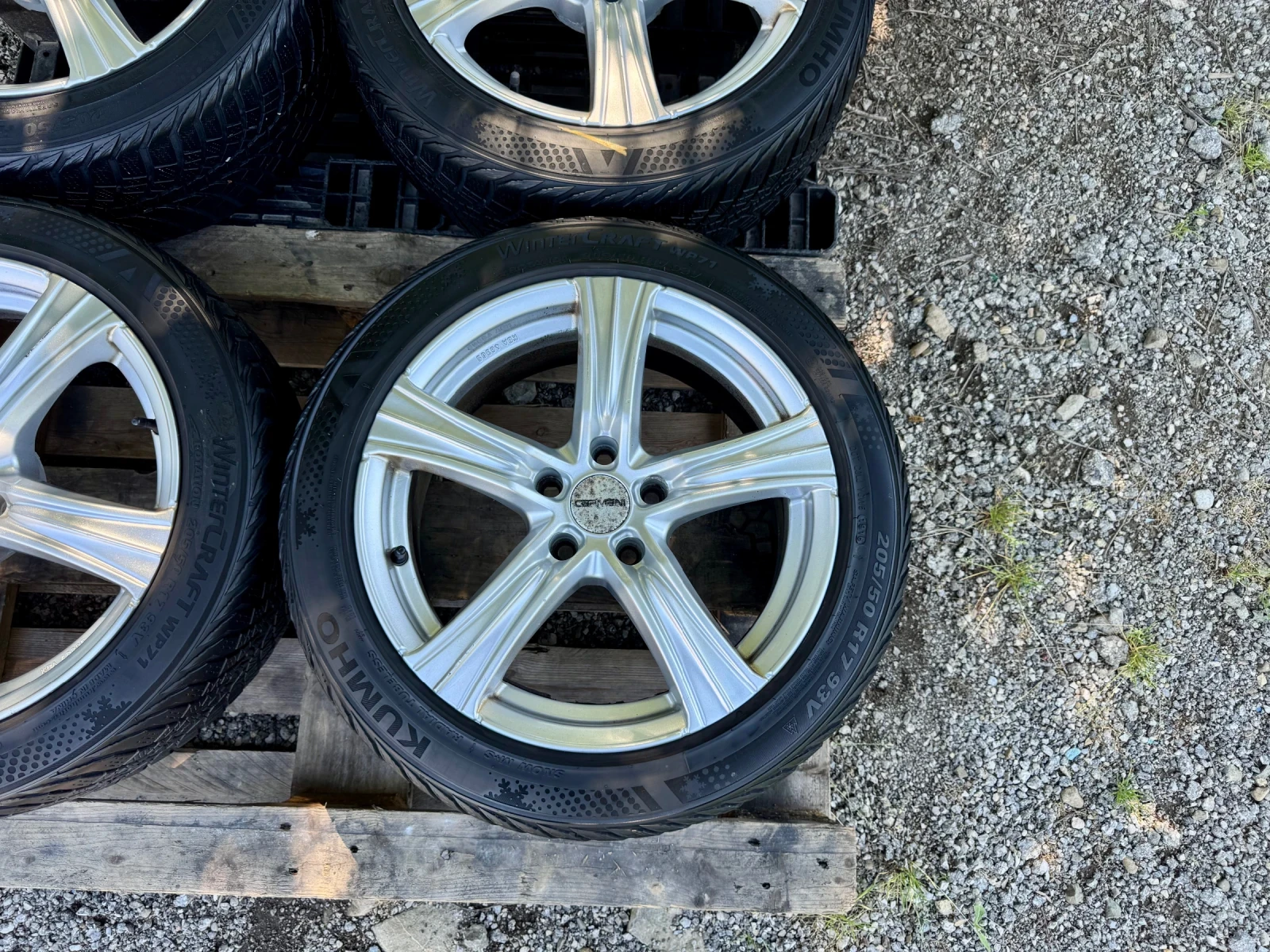 Гуми с джанти Kumho 205/50R17, снимка 4 - Гуми и джанти - 54942119