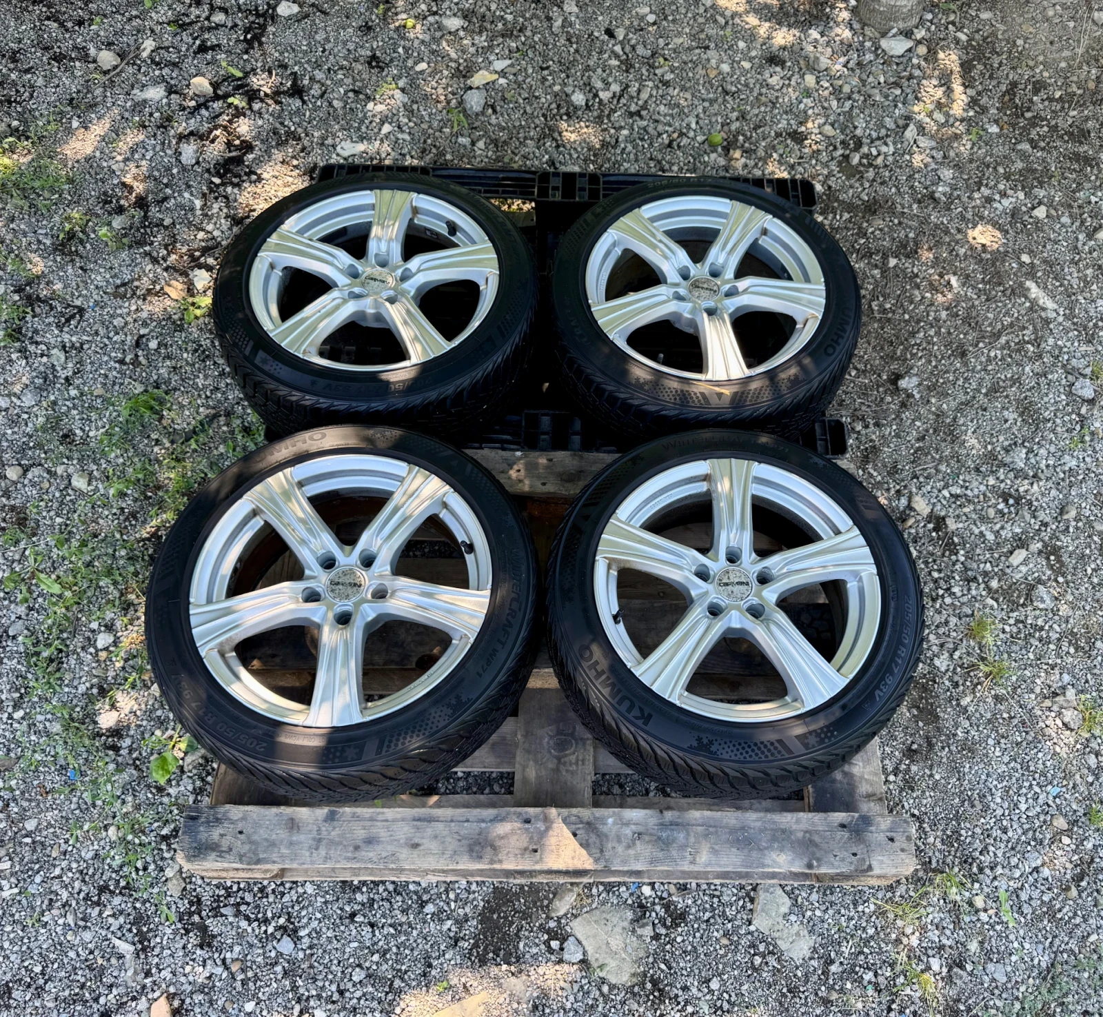 Гуми с джанти Kumho 205/50R17