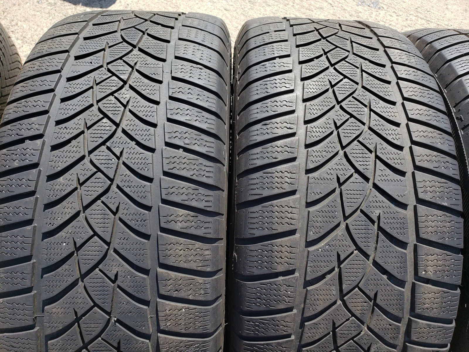 Гуми Зимни 255/50R19, снимка 4 - Гуми и джанти - 56213436