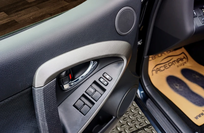 Toyota Rav4 2.2D-4D EXECUTIVE, снимка 6 - Автомобили и джипове - 36818789