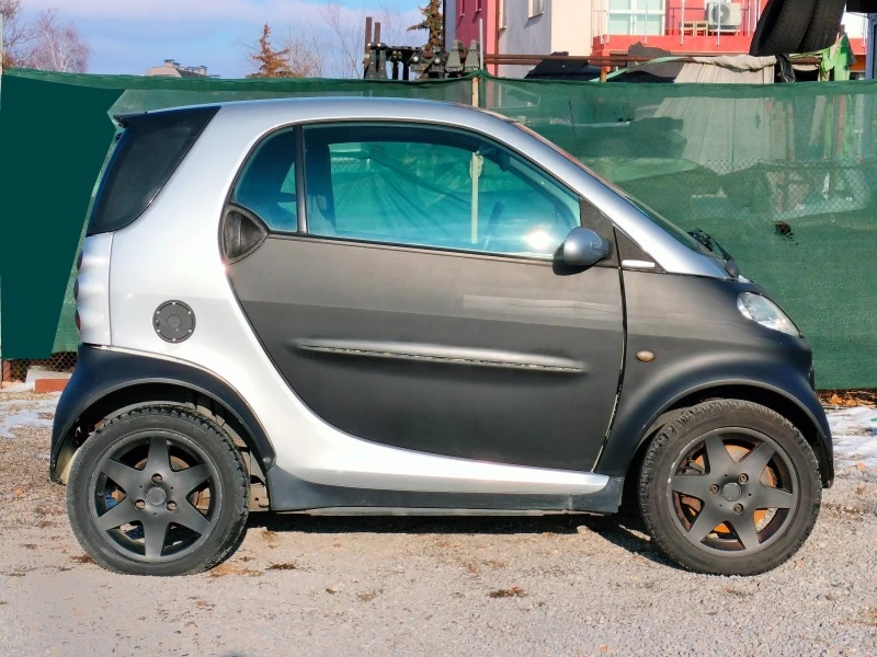 Smart Fortwo 0.6 РЕГИСТРИРАН, снимка 8 - Автомобили и джипове - 43790629