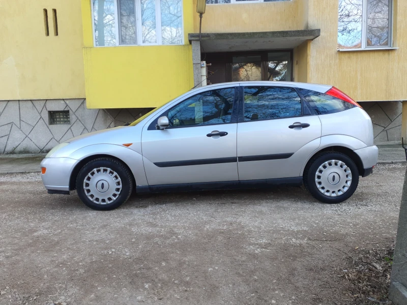 Ford Focus 1.6i бензин , снимка 2 - Автомобили и джипове - 48598524