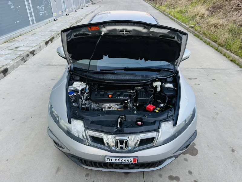 Honda Civic 1.8i V-TEC, снимка 4 - Автомобили и джипове - 48803401