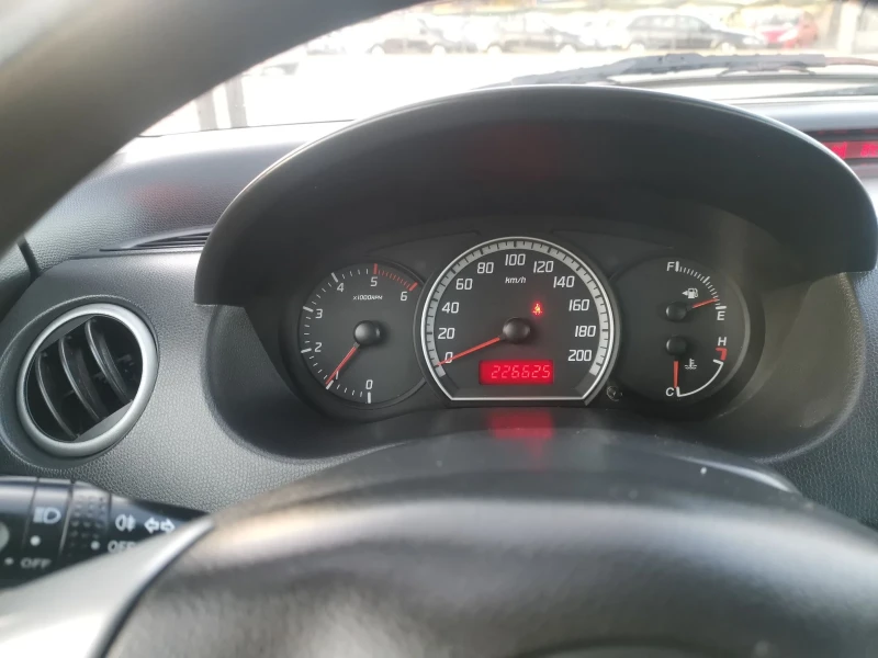 Suzuki Swift 1.3 дизел , снимка 15 - Автомобили и джипове - 49047490