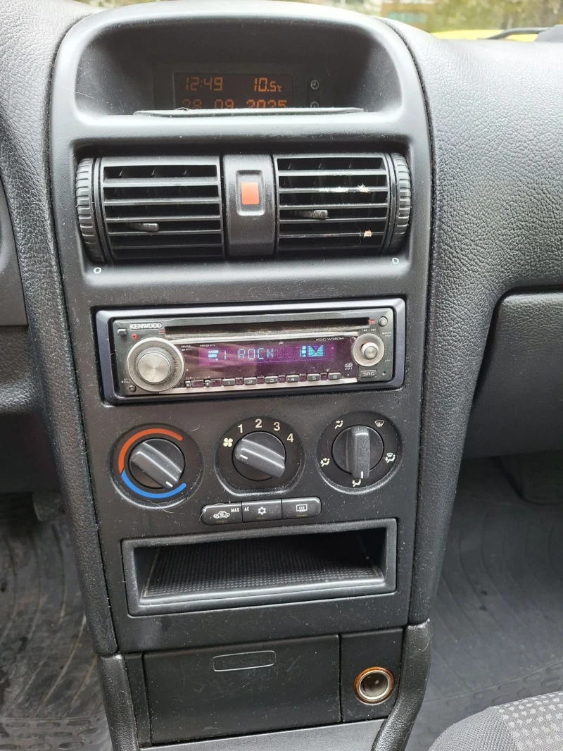 Opel Astra, снимка 6 - Автомобили и джипове - 52017556