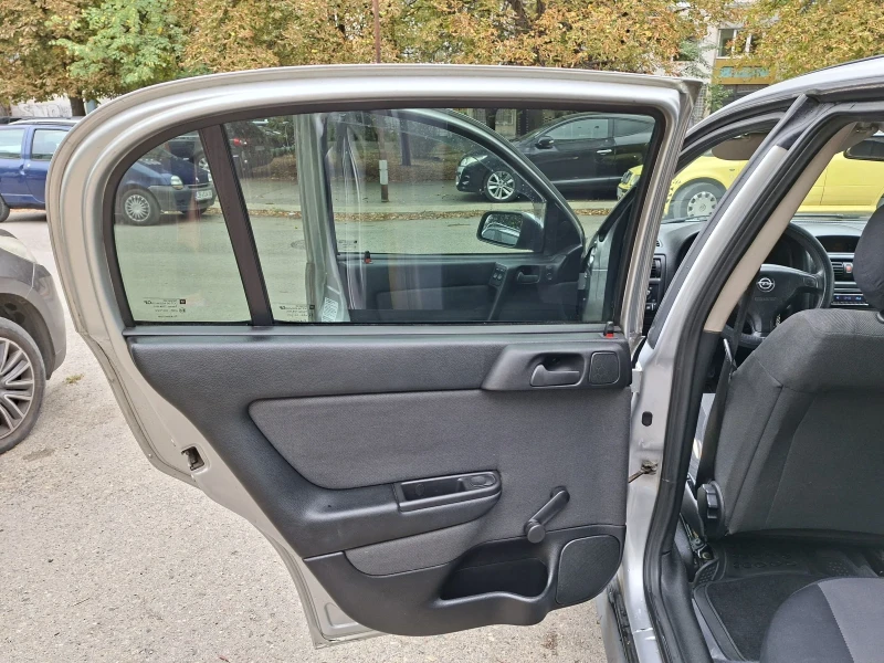 Opel Astra, снимка 7 - Автомобили и джипове - 52017556