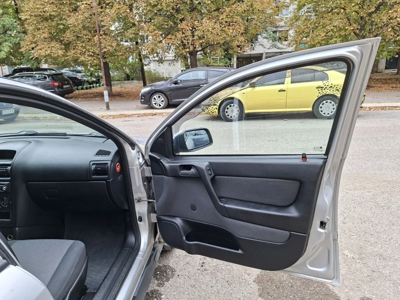 Opel Astra, снимка 8 - Автомобили и джипове - 52017556