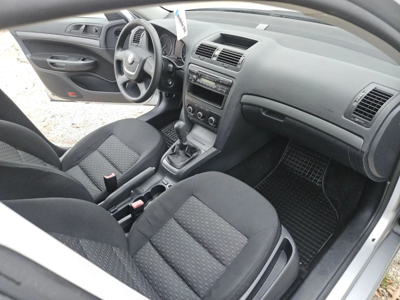 Skoda Octavia 1.4i---80кс, снимка 16 - Автомобили и джипове - 52307780
