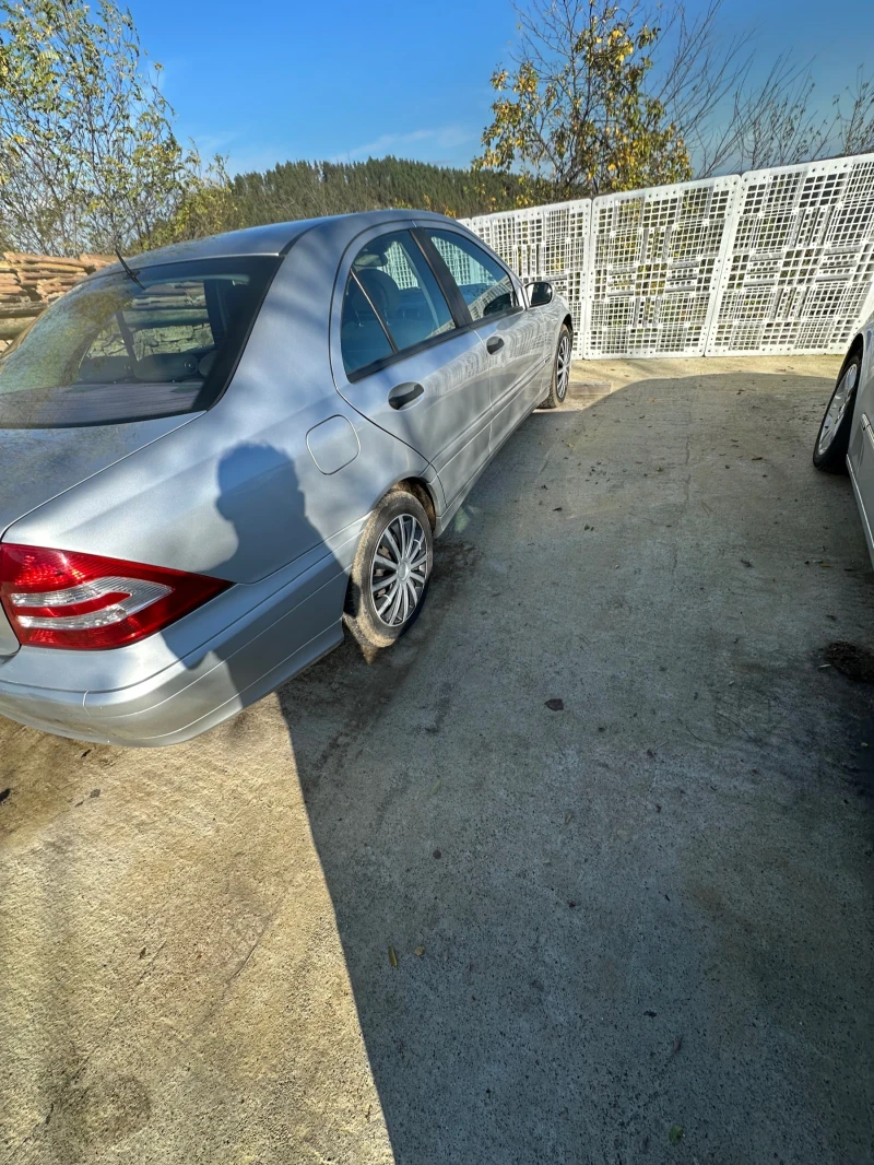 Mercedes-Benz C 220 2.2 cdi, снимка 3 - Автомобили и джипове - 52405691