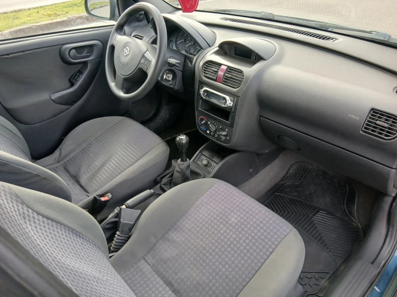 Opel Corsa 1.2 клима  гаражен , снимка 3 - Автомобили и джипове - 53344994