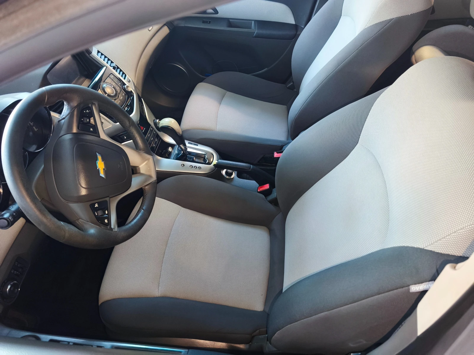 Chevrolet Cruze 1.8 LT Автоматик Евро 5 - изображение 4