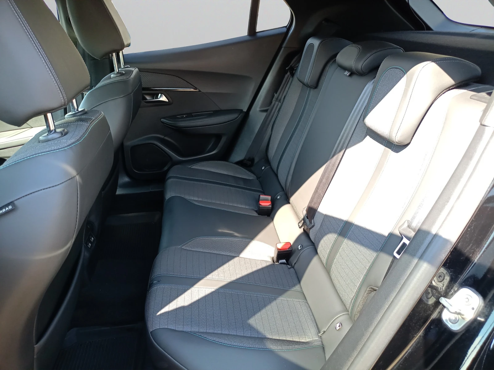 Peugeot 2008 New Line Up ALLURE PACK 1.2 PureTech 100 BVM6 EURO - изображение 10