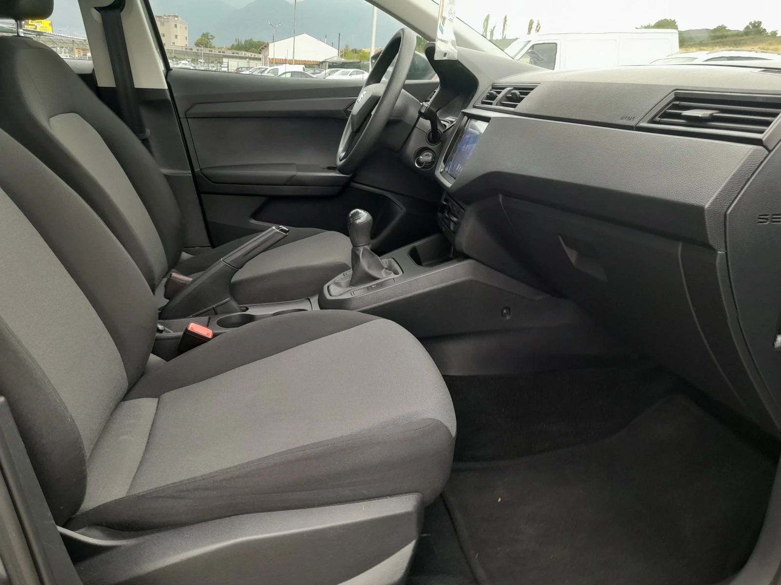 Seat Ibiza 1.0i - изображение 10