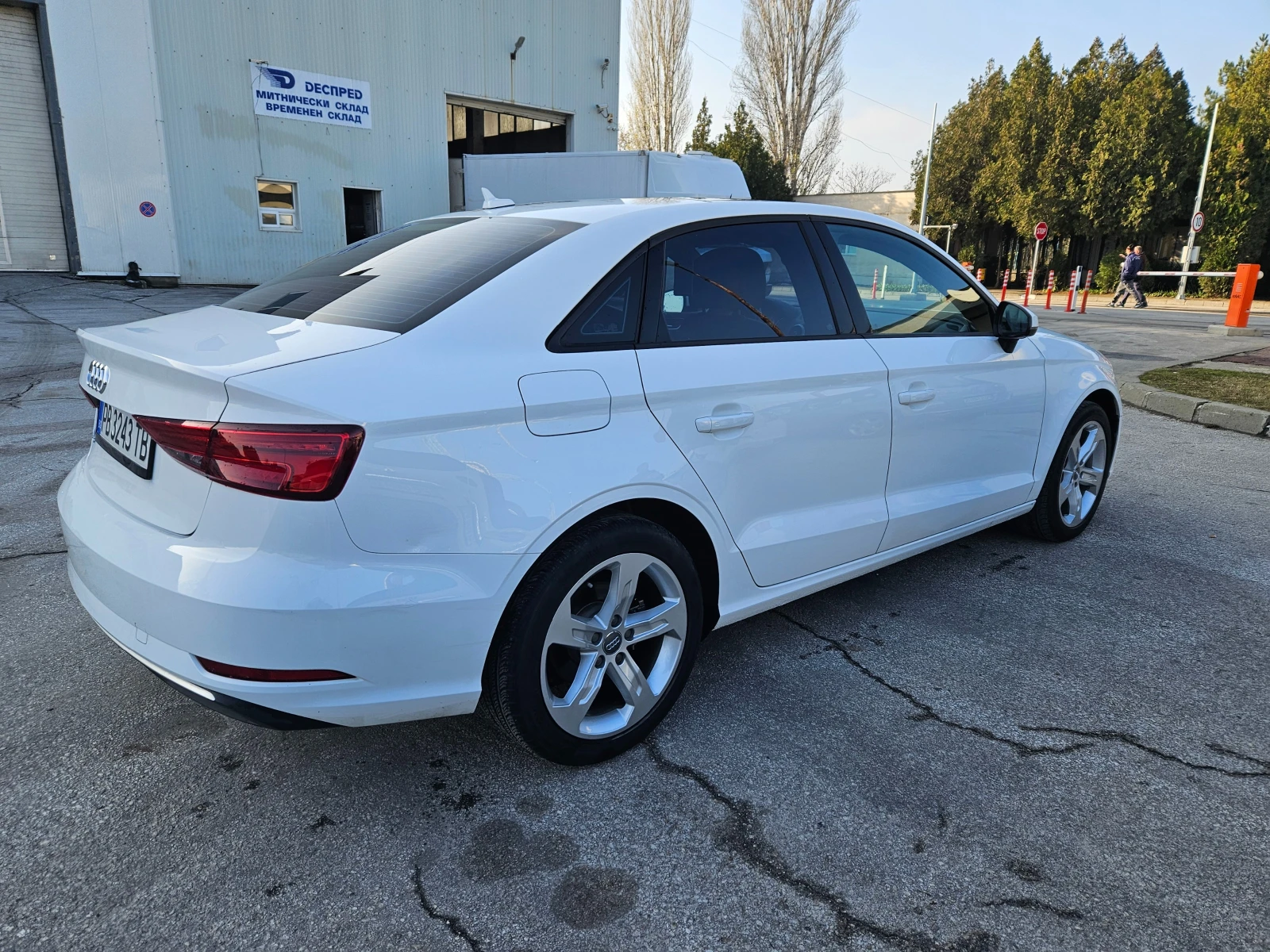Audi A3 2.0 TFSI - изображение 2