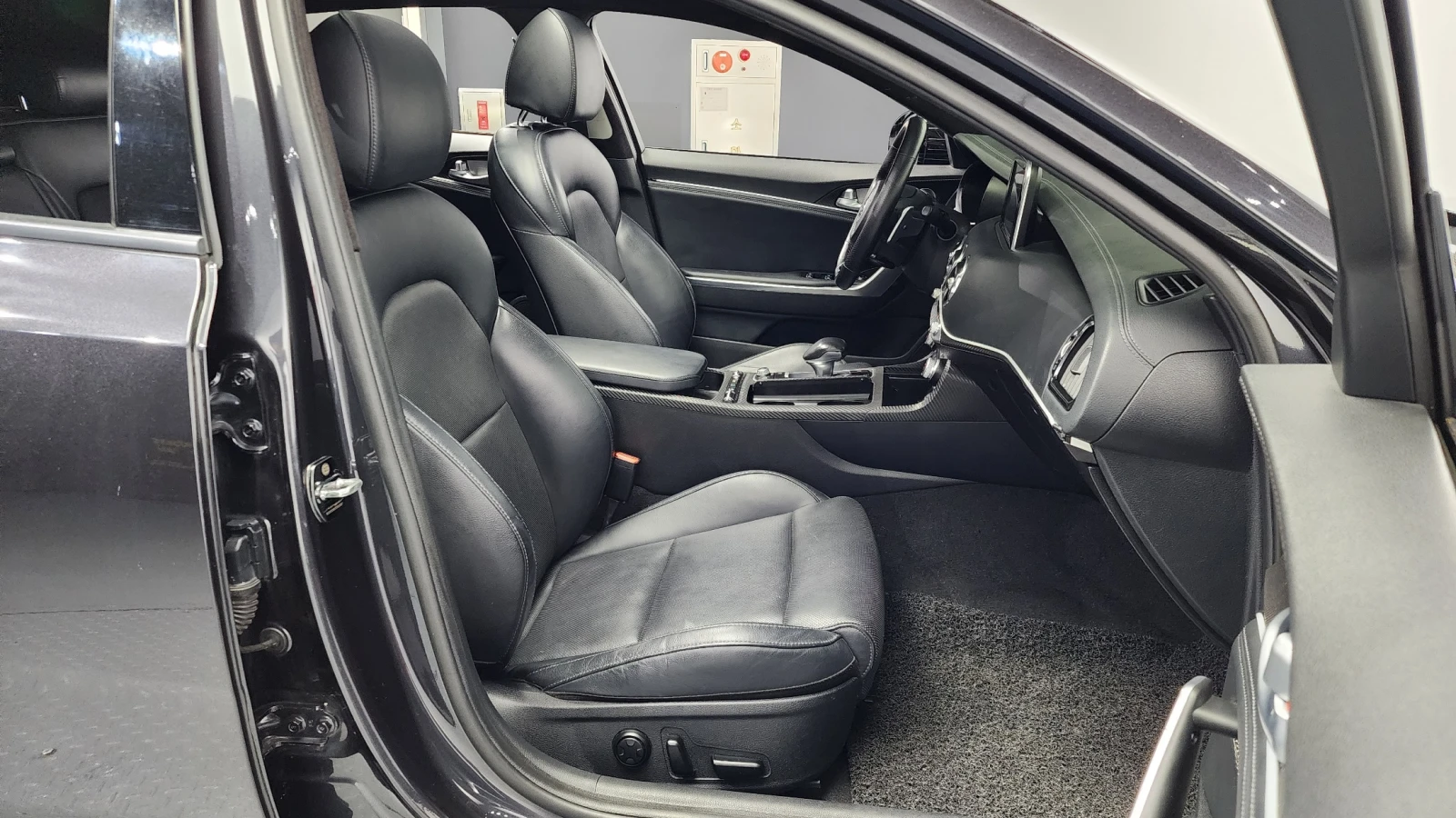 Kia Stinger 2.0T AWD PLATINUM | Mobile.bg   10