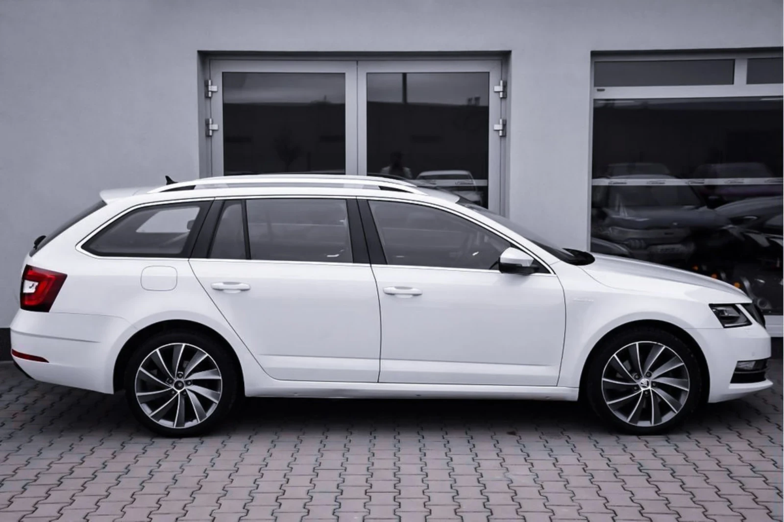 Skoda Octavia 2.0 TDI L&K 4x4 - изображение 4