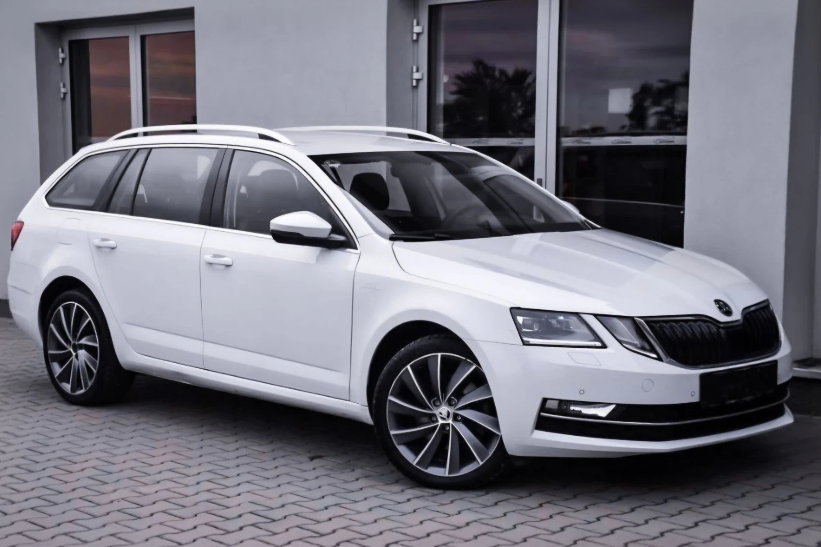 Skoda Octavia 2.0 TDI L&K 4x4 - изображение 2