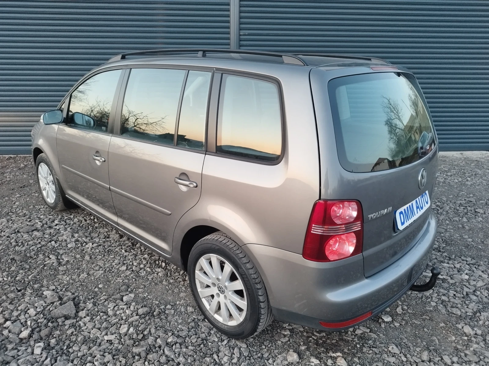 VW Touran 2.0TDl 140 BMM DSG, снимка 4 - Автомобили и джипове - 53830187
