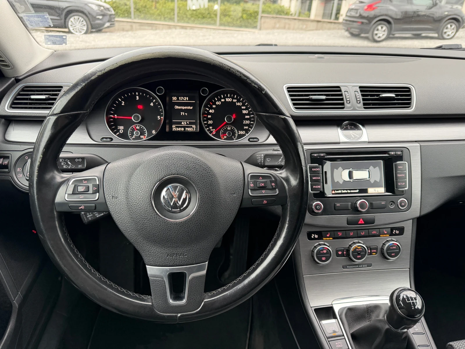 VW Passat 2.0 TDI 4 Motion НОВИ ГУМИ Каско, снимка 12 - Автомобили и джипове - 54025950