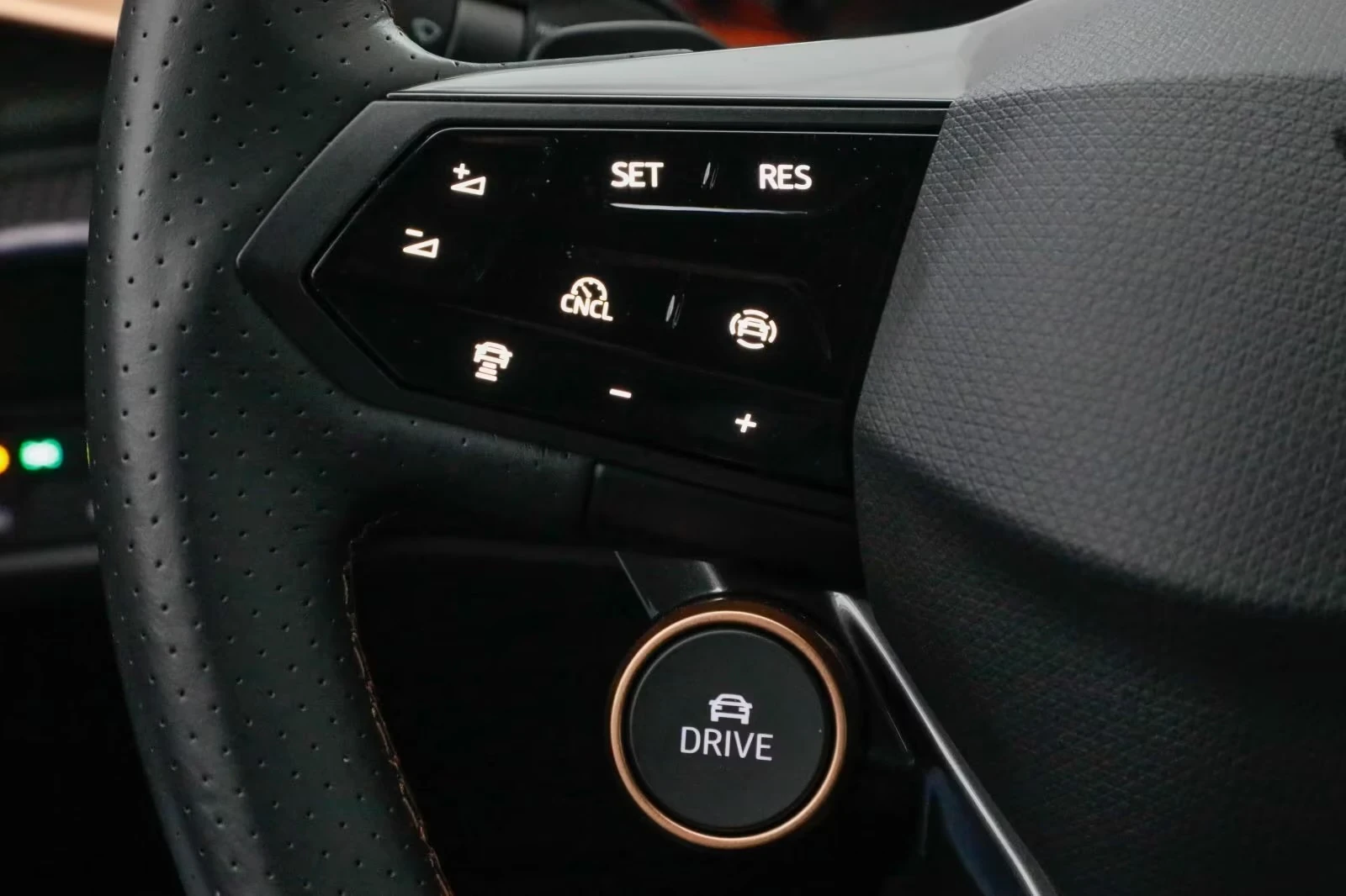 Cupra Tavascan Endurance 82kWh DISTRONIC Winter Pack Blind Spot , снимка 14 - Автомобили и джипове - 54181217