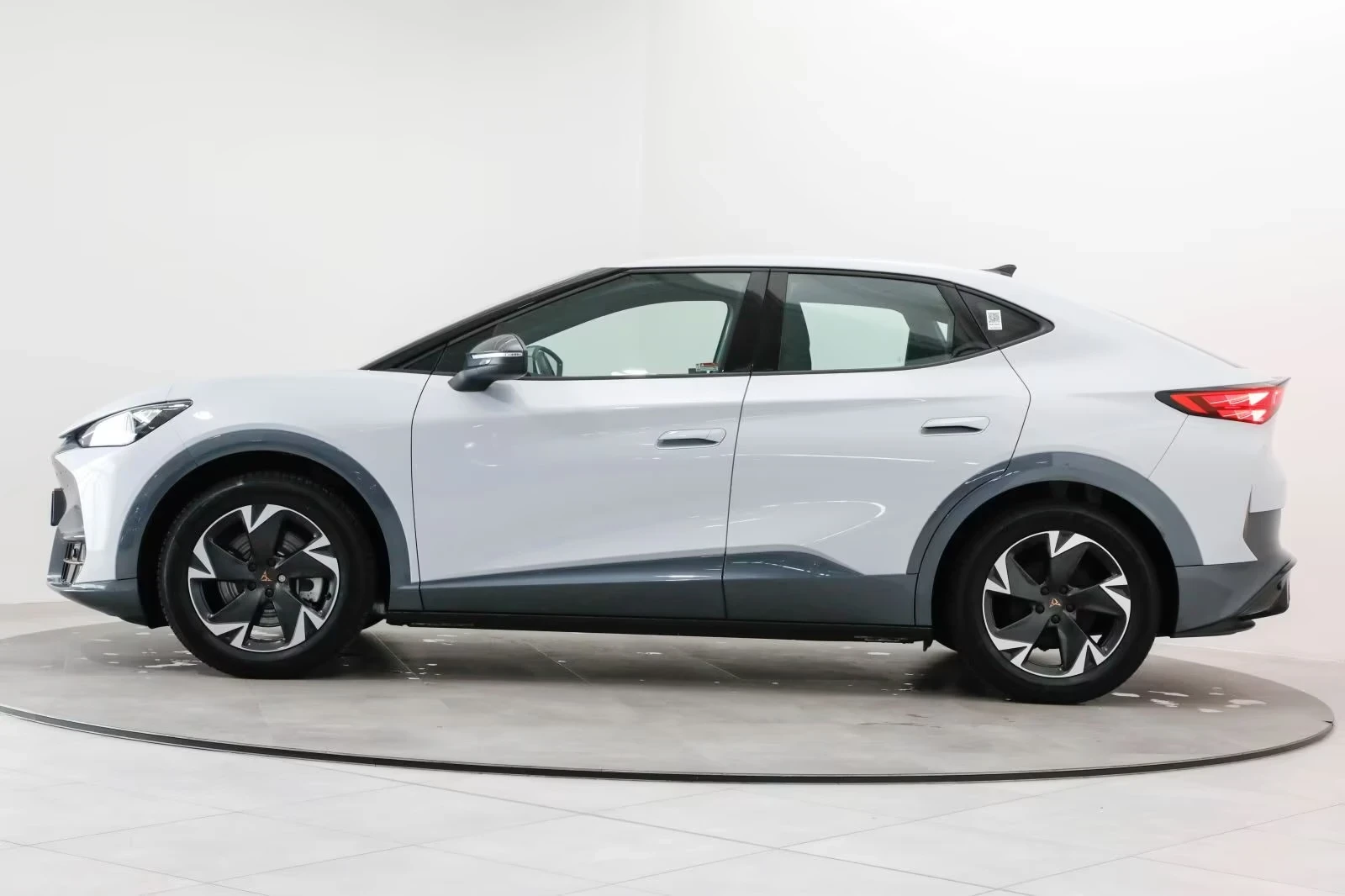 Cupra Tavascan Endurance 82kWh DISTRONIC Winter Pack Blind Spot , снимка 8 - Автомобили и джипове - 54181217