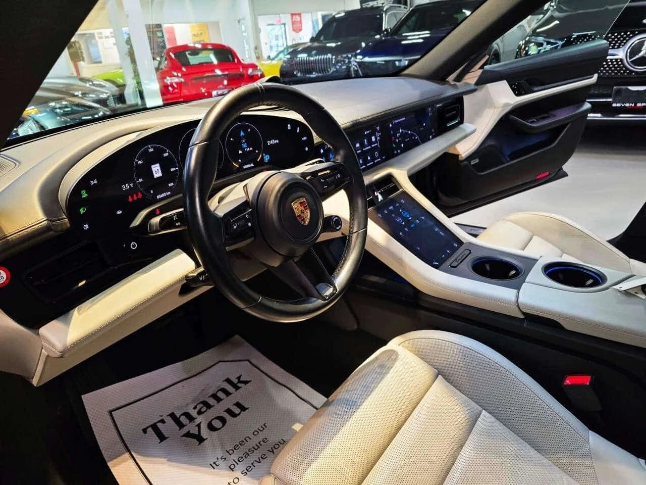 Porsche Taycan 4S  CARFAX, снимка 8 - Автомобили и джипове - 54380410