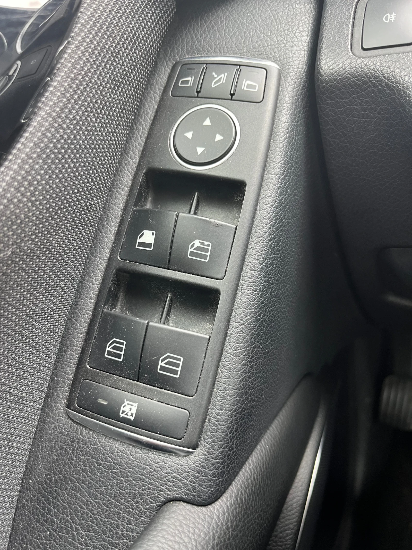Mercedes-Benz C 220 CDI Avantgarde , снимка 12 - Автомобили и джипове - 54391287