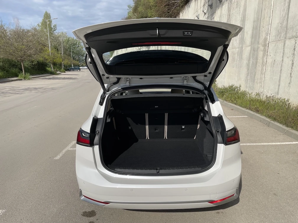BMW 2 Active Tourer 220 Luxury Line, снимка 6 - Автомобили и джипове - 54689119