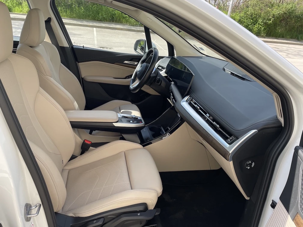 BMW 2 Active Tourer 220 Luxury Line, снимка 7 - Автомобили и джипове - 54689119