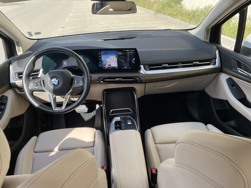 BMW 2 Active Tourer 220 Luxury Line, снимка 9 - Автомобили и джипове - 54689119