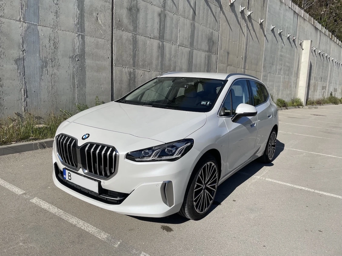 BMW 2 Active Tourer 220 Luxury Line, снимка 2 - Автомобили и джипове - 54689119