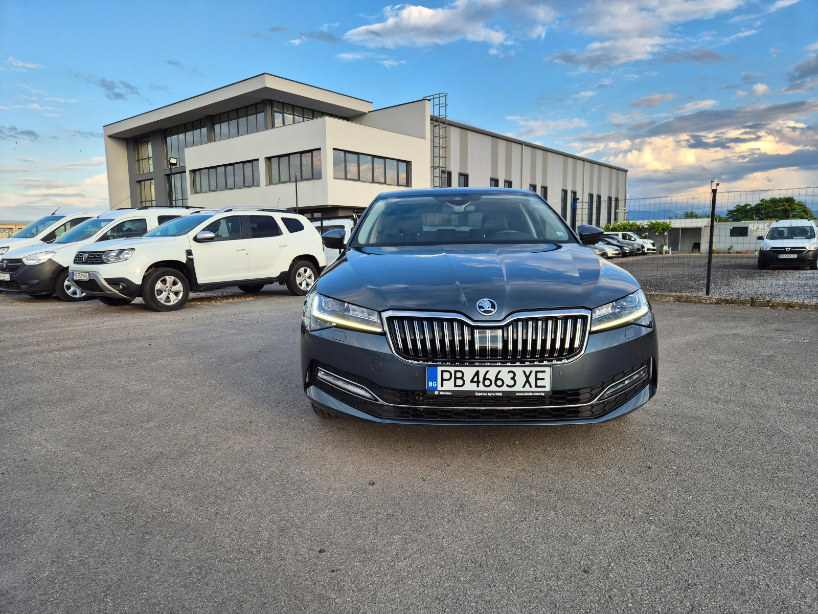 Skoda Superb 2.0 TDI M/Т, снимка 8 - Автомобили и джипове - 54754732