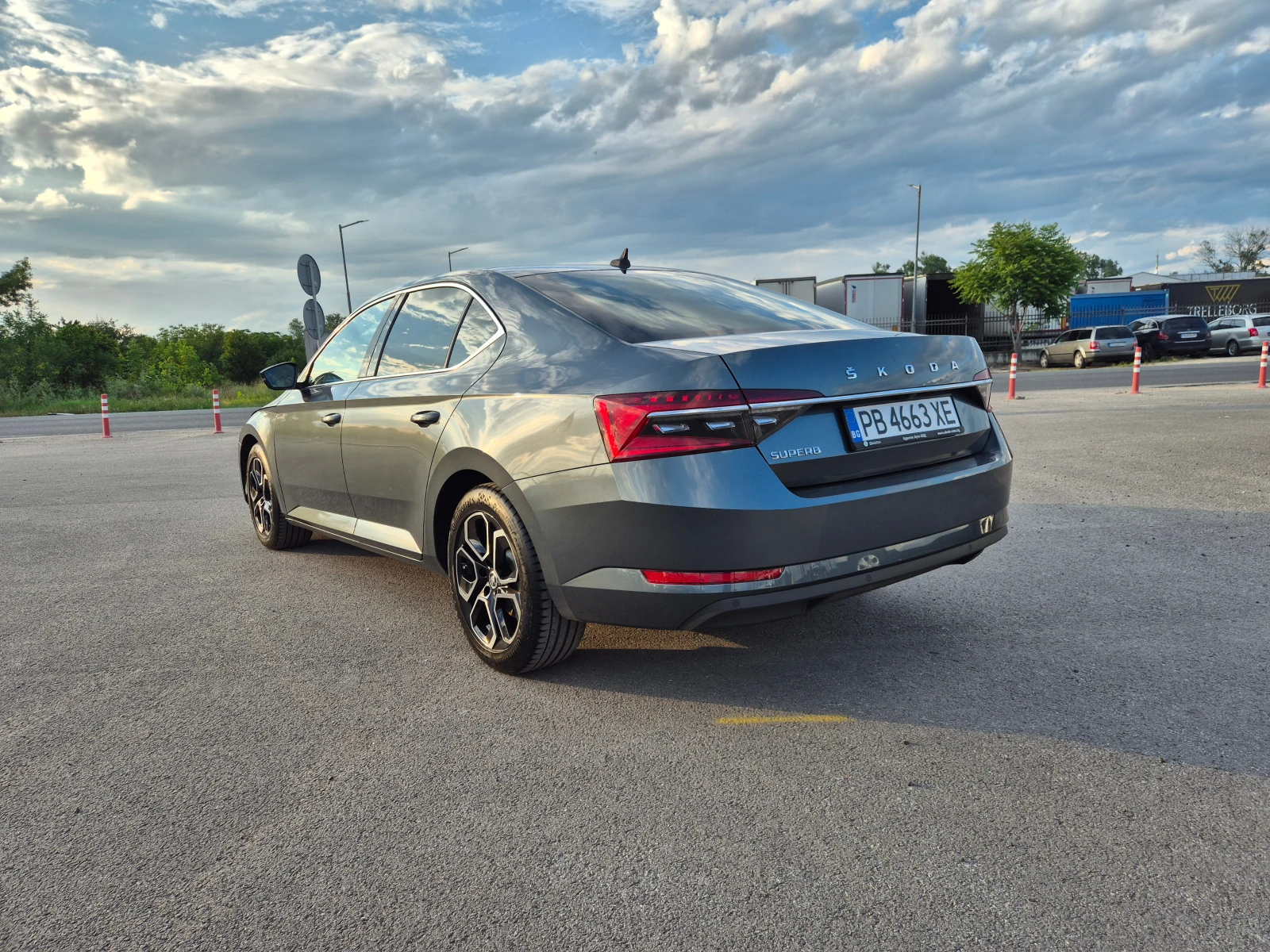 Skoda Superb 2.0 TDI M/Т, снимка 3 - Автомобили и джипове - 54754732