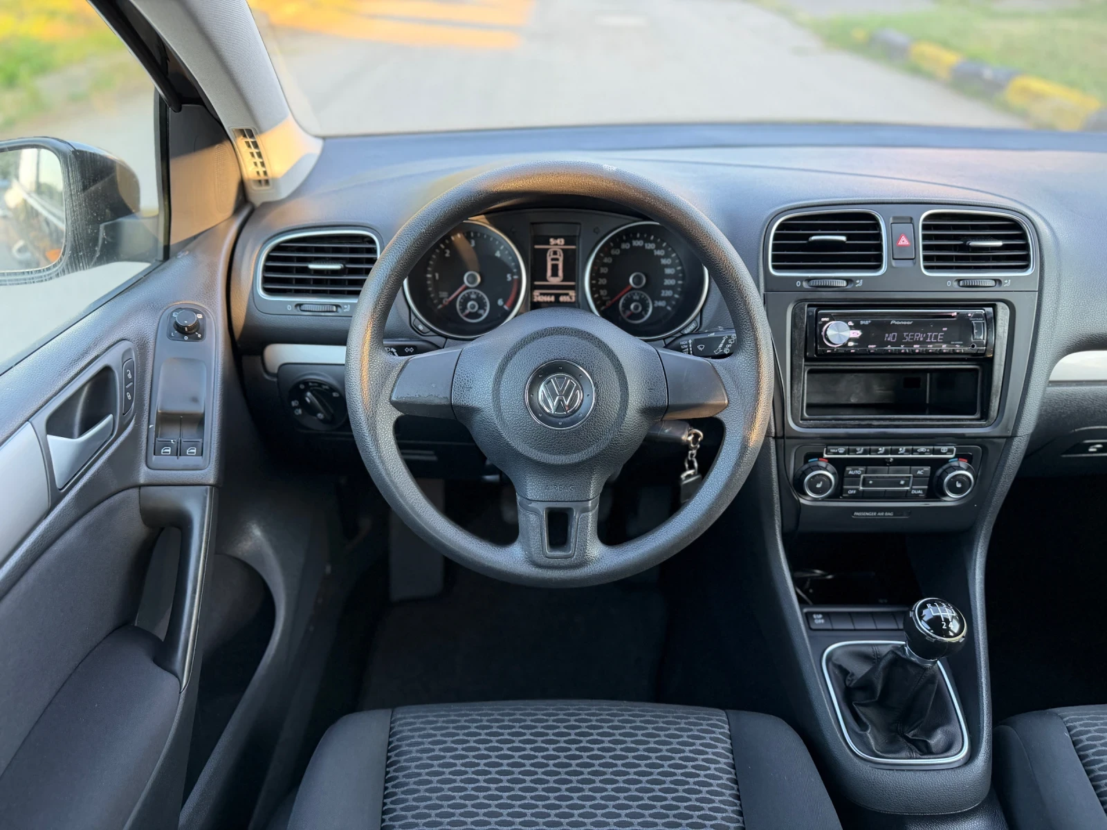 VW Golf 2.0 TDI, снимка 14 - Автомобили и джипове - 55055765