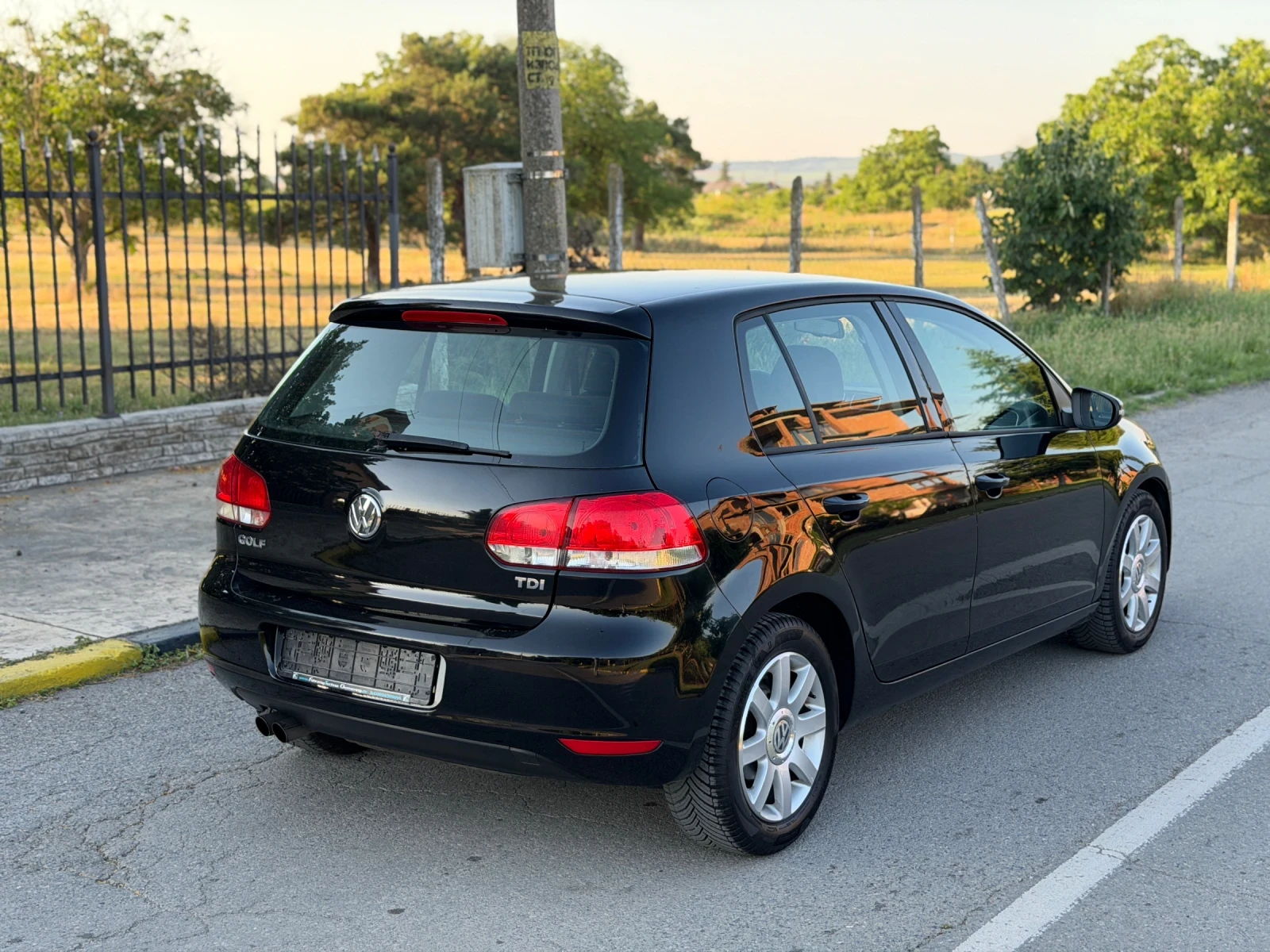 VW Golf 2.0 TDI, снимка 4 - Автомобили и джипове - 55055765