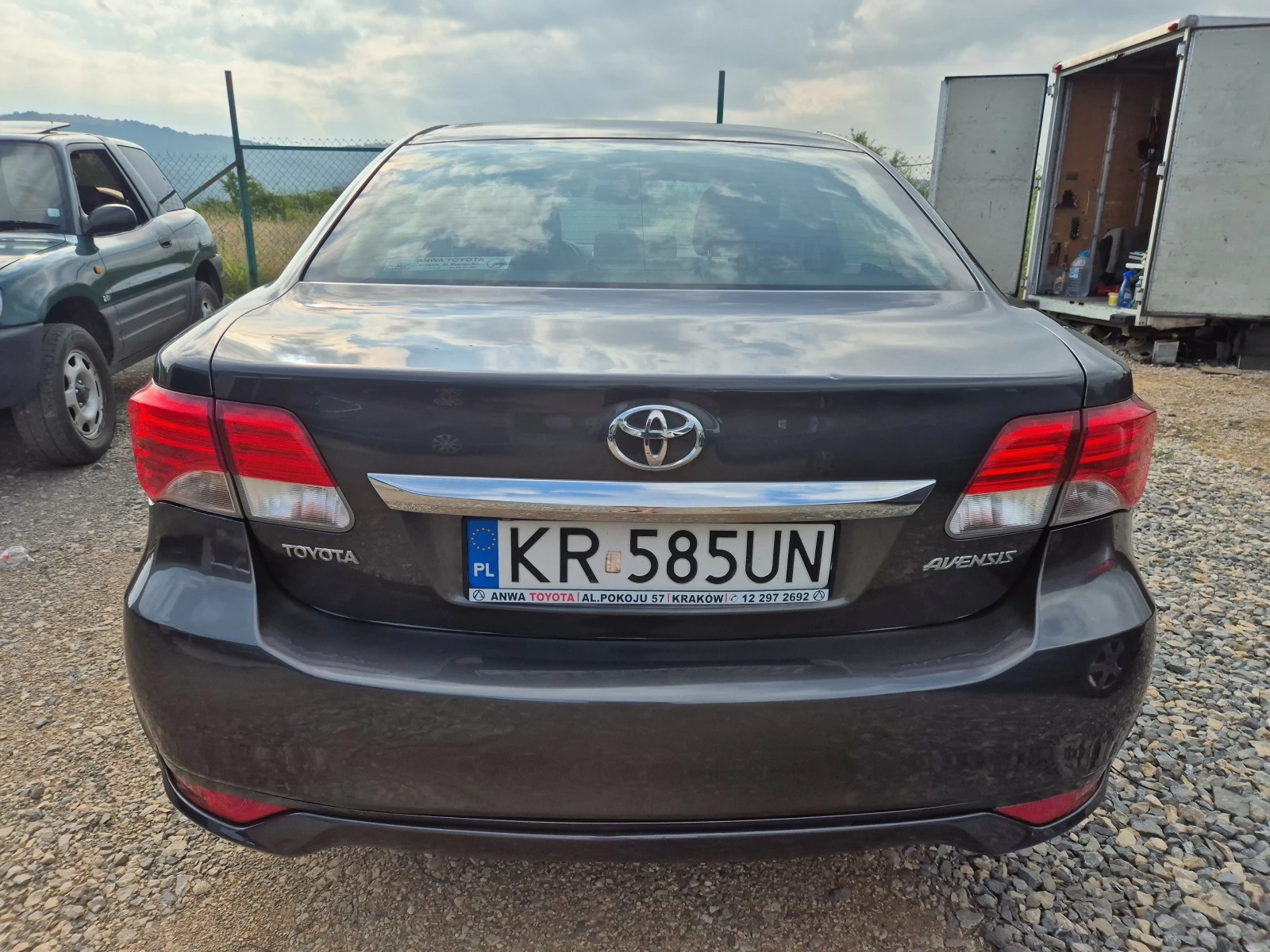 Toyota Avensis 2.2 150к 6ск.седан, снимка 6 - Автомобили и джипове - 55142438