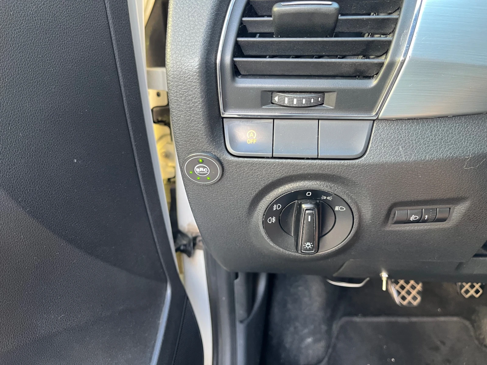 Skoda Fabia 1.0 MPI - 75 kc. с газова уредба BRC, снимка 4 - Автомобили и джипове - 55728910