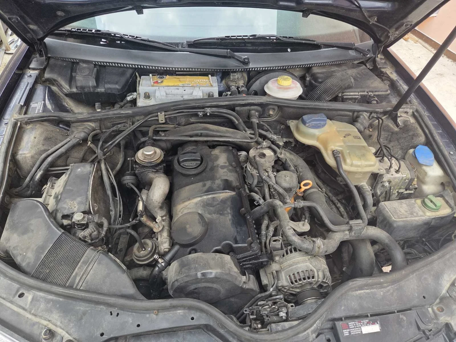 VW Passat 1.9 TDI, снимка 6 - Автомобили и джипове - 56422589