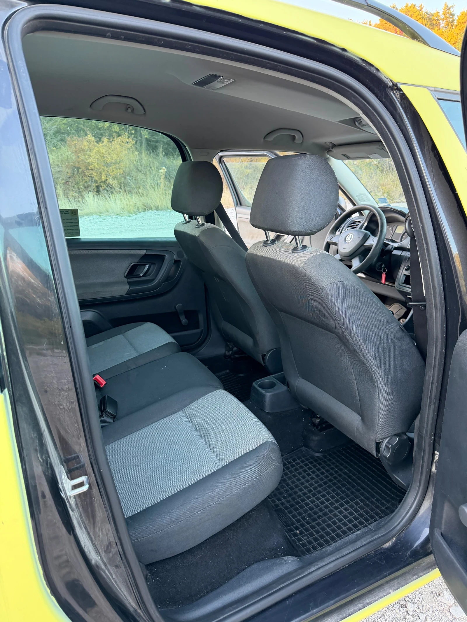 Skoda Roomster 1.2HTP, снимка 9 - Автомобили и джипове - 56665643