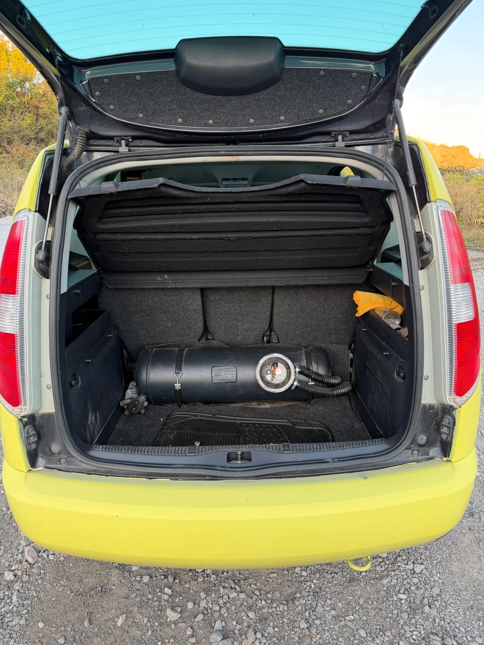 Skoda Roomster 1.2HTP, снимка 10 - Автомобили и джипове - 56665643