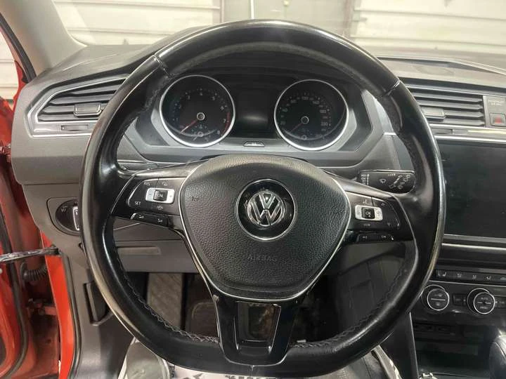 VW Tiguan Comfortline 4MOTION, снимка 9 - Автомобили и джипове - 53914097