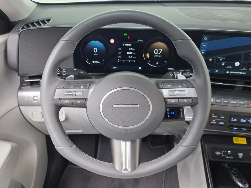 Hyundai Kona 1.6 Automatic, снимка 13 - Автомобили и джипове - 55769380